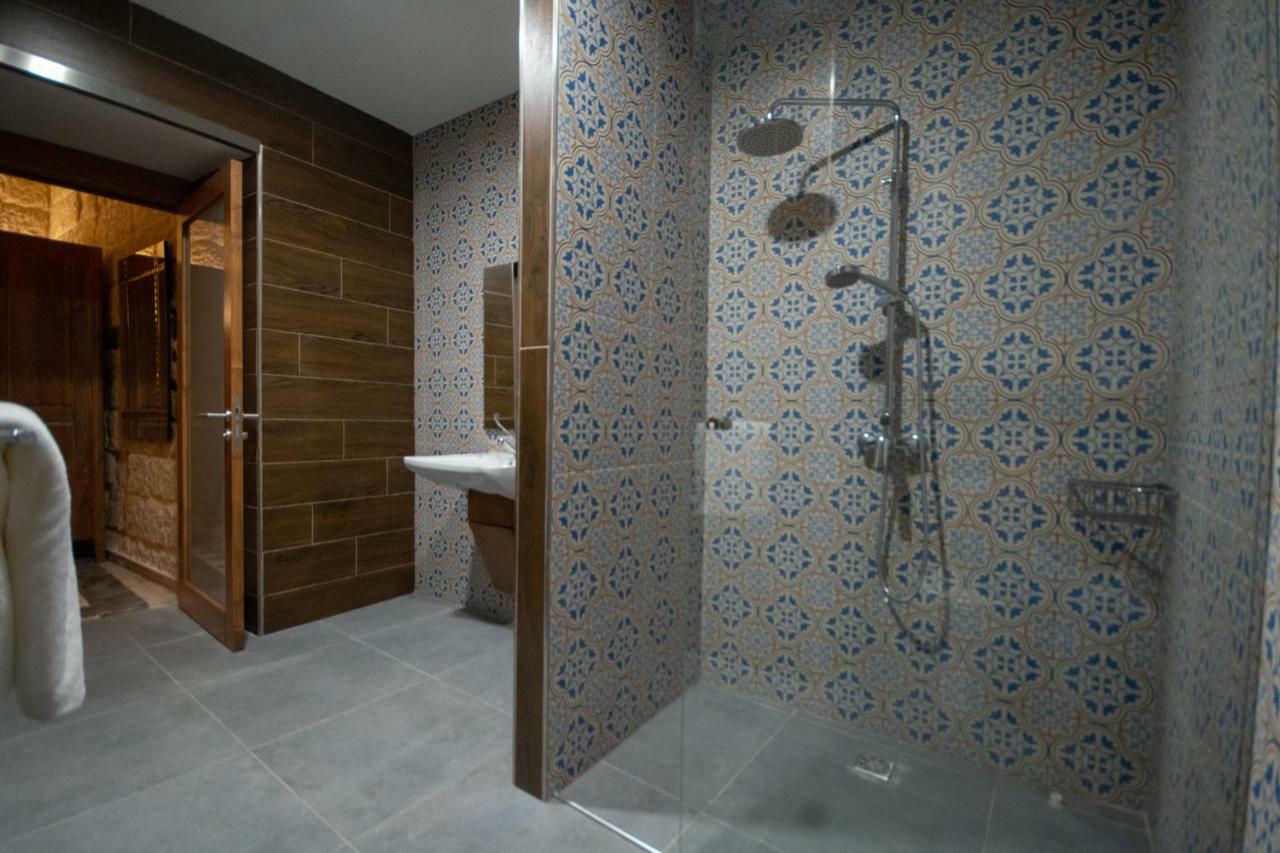 Bed and Breakfast 39 St. George Вікторія Екстер'єр фото